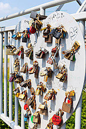 あなたは母がいない什么意思|穿越时空的母爱共鸣,唤醒心灵的温馨慰藉-1