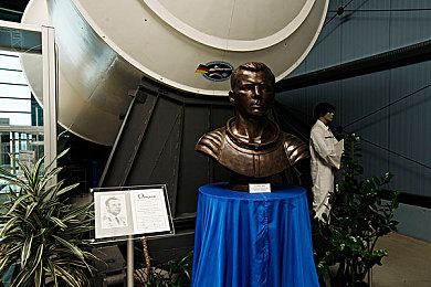 花季传媒3.0.8 免费破解版|数字内容新时代的崛起与挑战交织-2