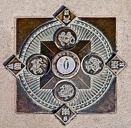 黄三色和棕三色的区别|色彩魅力揭秘:黄三色与棕三色大对比,设计美学新视角-1