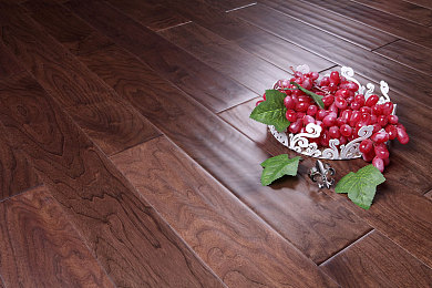 被讨厌上司侵犯枫花恋|“职场道德边界再敲警钟:某公司上司骚扰下属,枫花恋变悲剧引热议”-1