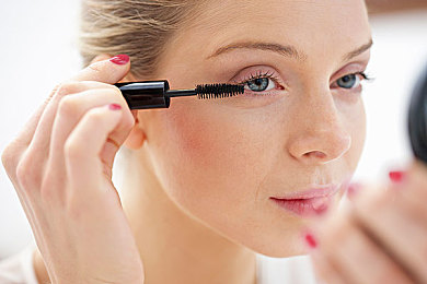 男生把困困放到女生困困视频高清｜网络奇遇：同名“困困”视频大揭秘-1