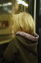 西施被  黄漫扒衣服的软件｜“西施形象被恶搞软件侵犯，网络文化健康发展引关注：政府监管与网民自律刻不容缓”