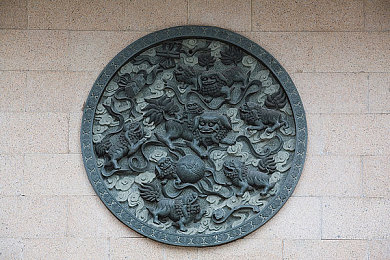 公交车拨开丁字裤进入｜公交车尴尬瞬间：丁字裤不文明现象引关注，文明乘车刻不容缓-1