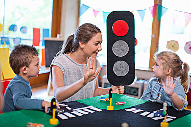 99re这里都是精品｜穿越幻域，打造独属英雄，探寻99re精品之旅