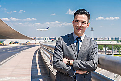 钢铿锵锵锵锵在线观看游戏｜钢铿激战，电竞新星燃情盛宴