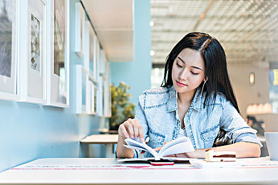 铜铜铜铜铜铜铜铜好大好深|铜矿巨脉深藏地下,我国铜业跃上新高度,资源保障助力全球铜价稳定-1