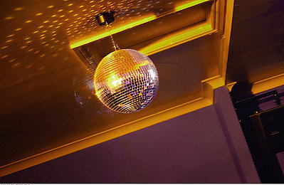 色情视频软件｜揭秘色情视频软件：隐秘世界争议与价值探讨