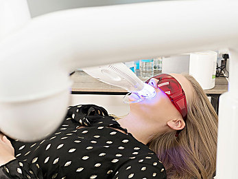 XXX少妇在厨房XxX｜创新烹饪新势力：揭秘“XXX少妇在厨房XxX”，引领美食革命新潮流-1