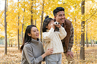 男人和女人打扑克软件｜打破性别界限，共享扑克乐趣-1