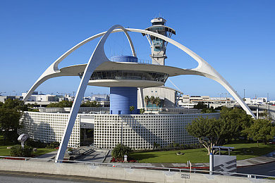 张柏芝在看夜色我在看她｜“星光璀璨夜色下，张柏芝私享宁静引发隐私界限热议”-1