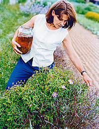 男生把困困放入女生困困洞里｜宠物纷争：笼中困顿，情感守护之旅-1