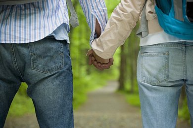 黄色软件app3.0.3免费oppo版大全装扮每日更新苹果｜“全新版本‘黄色软件app’免费上线，每日更新装扮功能，潮流时尚一网打尽”-2