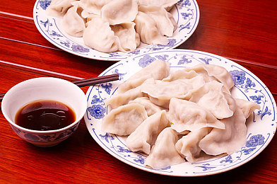 我被变态拿毛笔伸进尿孔里｜毛笔触感新篇章：突破传统，探寻人体艺术新境界