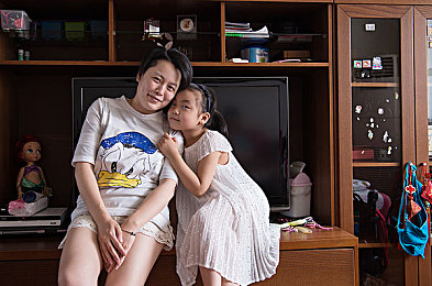 推特中国版18高危风险9.1免费版｜推特网红养成记：挑战高危风险，玩转社交策略-1