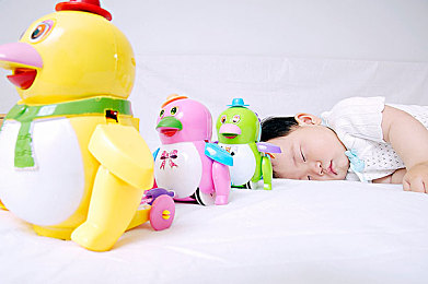 亚裔女子初尝黑人大炮｜亚裔女子挑战黑人大炮：健身勇气引发社会多元文化思考-1