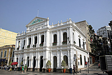 艳女直播app｜艳女直播盛宴，沉浸式互动，才艺主播陪你嗨翻天-1