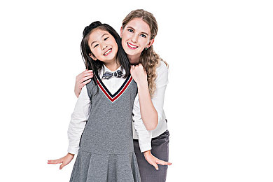 两个男生做   网站｜两位青年联手打造特色网站，创新精神引发社会热议-1