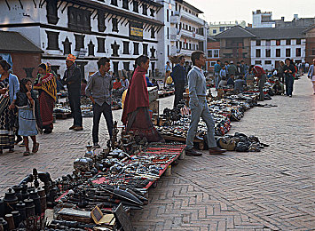 七七88色｜时尚交融，七彩公益盛宴-1