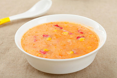 把 伸进女人的 打扑｜揭开夜总会丑闻：道德沦丧与安全警示-1