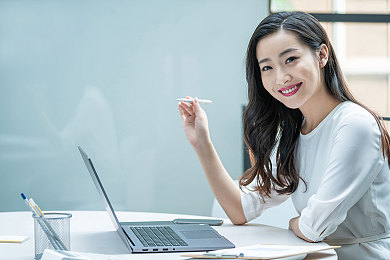 体育生白袜自慰出精  网站｜网络揭秘：体育生白袜自慰瞬间，人性隐私与道德反思-2