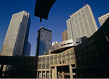 钟欣潼在陈冠希家里|阿娇陈冠希再聚首,昔日好友亲密互动引热议-2