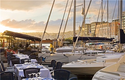 宏翔小蓝的腹肌和凸根｜健身达人宏翔小蓝：腹肌闪耀，凸根见证健康人生蜕变