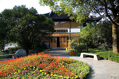 成人激情五月|成人冒险游戏《激情五月》激情上线,带你探索激情四溢的冒险之旅-1