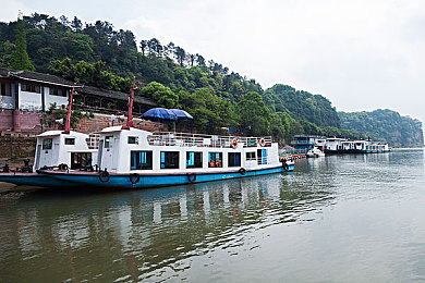 啪啪啪动态图｜“网络热议“啪啪啪动态图”：情感表达与网络低俗现象的碰撞”-1