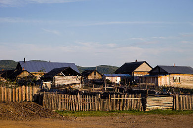 美女脱 给我捏 游戏｜“低俗游戏“美女脱给我捏”引发热议，社会呼吁加强网络监管净化网络环境”-2