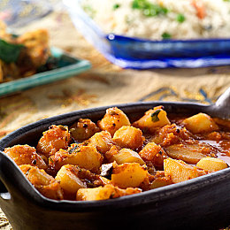 小孩半夜喂姐姐吃萝卜游戏|深夜萝卜情:揭秘童年“喂姐吃萝卜”游戏,传承温馨亲情-1