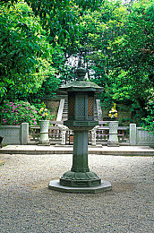 雷电将军vore生吞派蒙和旅行者｜雷电将军Vore惊悚策略揭秘：生吞派蒙与旅行者，战斗技巧令人咋舌