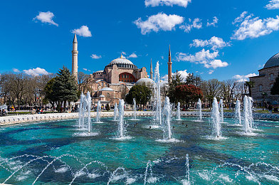 yeezy蜜桃黄和白色区别|潮流对决:Yeezy蜜桃黄与白色,鞋履美学大揭秘-1