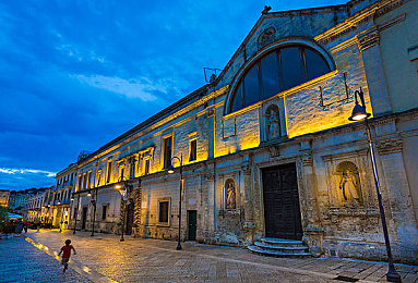 好长 好硬 受不了 故事|职场霸凌阴影下的呐喊:小王“好长好硬受不了”的故事引发社会深思-1