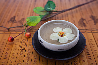 27少妇推油按摩受不了｜27岁少妇按摩体验，解锁独特触感游戏之旅-1