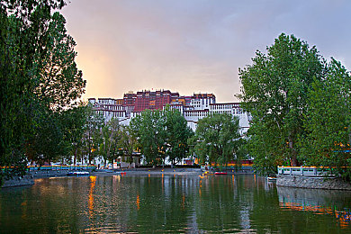 摄影师kk捆绑李梓熙视频｜揭露网络迷雾：摄影师kk捆绑风波，警醒清朗网络空间-2