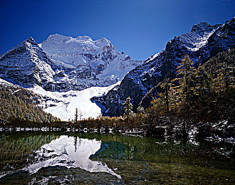 juliaann 大屁股|“曲线美韵:揭秘Juliaann大屁股的独特魅力与健身之道”-1