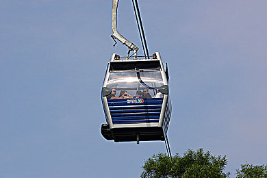 女保险公司推销员5中字商务旅行｜“跨越五城，李婷演绎保险推销员的职场传奇”