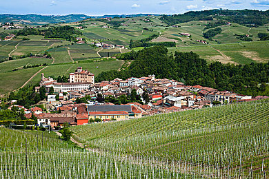 核基地2048回家的路链接|核基地生存挑战:揭开神秘线索,踏上回家之旅-1