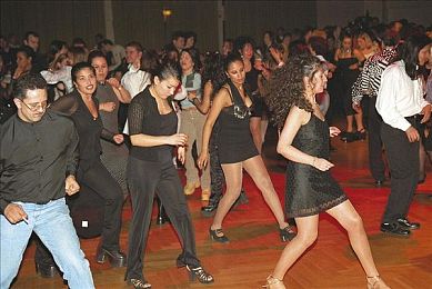 凹凸女BBwBBwBBwBBw｜奇幻秘境探秘：凹凸女引领解谜冒险之旅