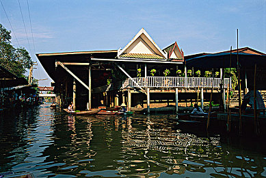 2025黄色软件|揭秘2025年流行黄色软件:危害与应对策略深度解析-1