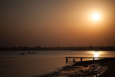 18岁禁用黄色软件｜青春守护者：远离诱惑，共创未来-1