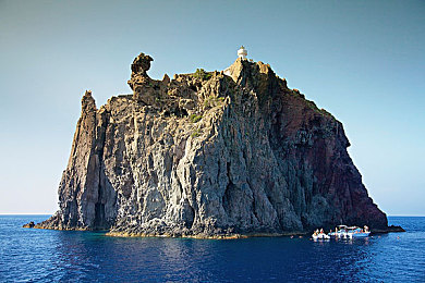 JUⅰaAnn爆乳大屁股｜“网红身材争议：JUⅰaAnn爆乳大屁股引发审美观念与社会价值观双重挑战”-1