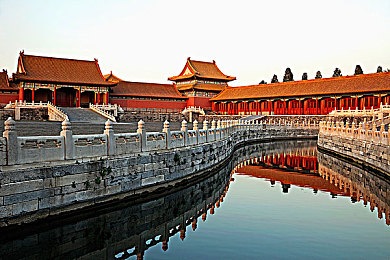 A片粗大的内捧猛烈进出动态图片|极致视觉冲击:A片内捧动态盛宴体验-2