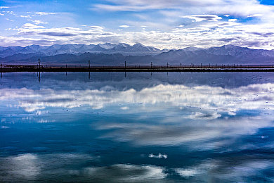 花季传媒黄3.0.3黄｜青年时代的社交媒介变革与安全新思考-2