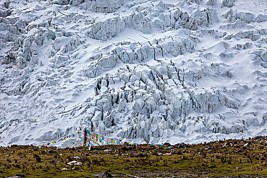 黑料吃瓜网｜揭秘娱乐圈“秘密花园”：黑料吃瓜网揭开明星真实生活面纱-3
