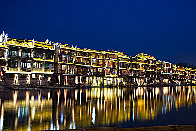 全彩邪恶｜“全彩邪恶APP传播恶俗内容，多部门联合打击，青少年身心健康受威胁”-2