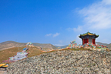 寡妇亲子伦一区二区｜伦理纠葛：寡妇与继子间的家庭纷争之旅-2