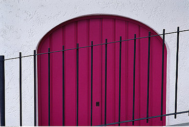 奴役 支配 极端 捆绑|“揭露现代奴役阴影:极端支配事件引发社会反思,呼唤法治与关爱”-1