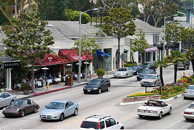 最适合夜里看的直播｜深夜直播盛宴：盘点夜猫子必看的五大热门节目