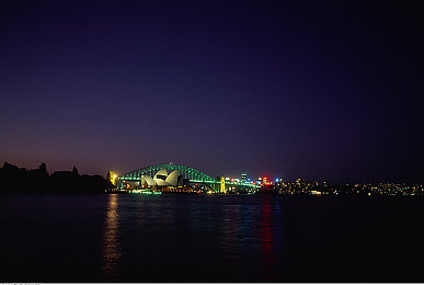 999热这里只有精品｜“999热购物中心：精品汇聚，引领城市购物新潮流，打造一站式购物新体验”-2